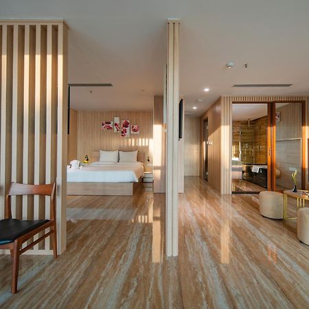 Emerald Bay Hotel & Spa Nha Trang Exterior photo Suite