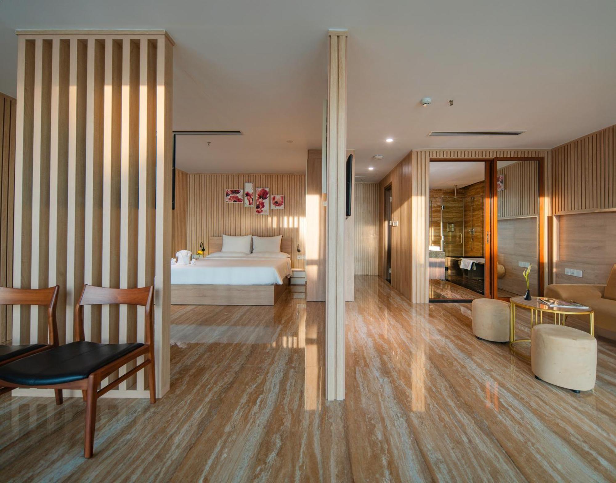 Emerald Bay Hotel & Spa Nha Trang Exterior photo Suite