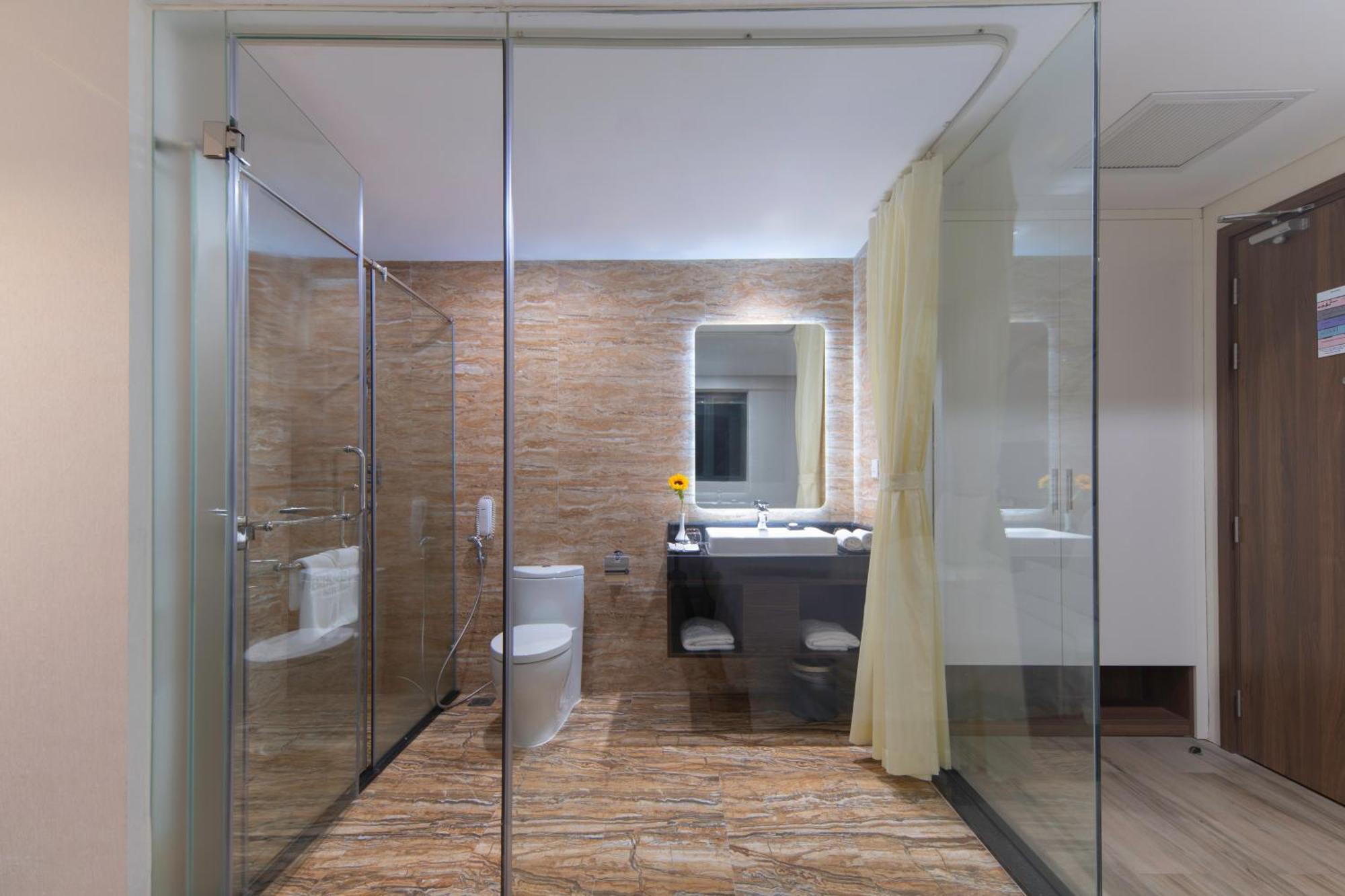 Emerald Bay Hotel & Spa Nha Trang Exterior photo Bathroom with a shower enclosure